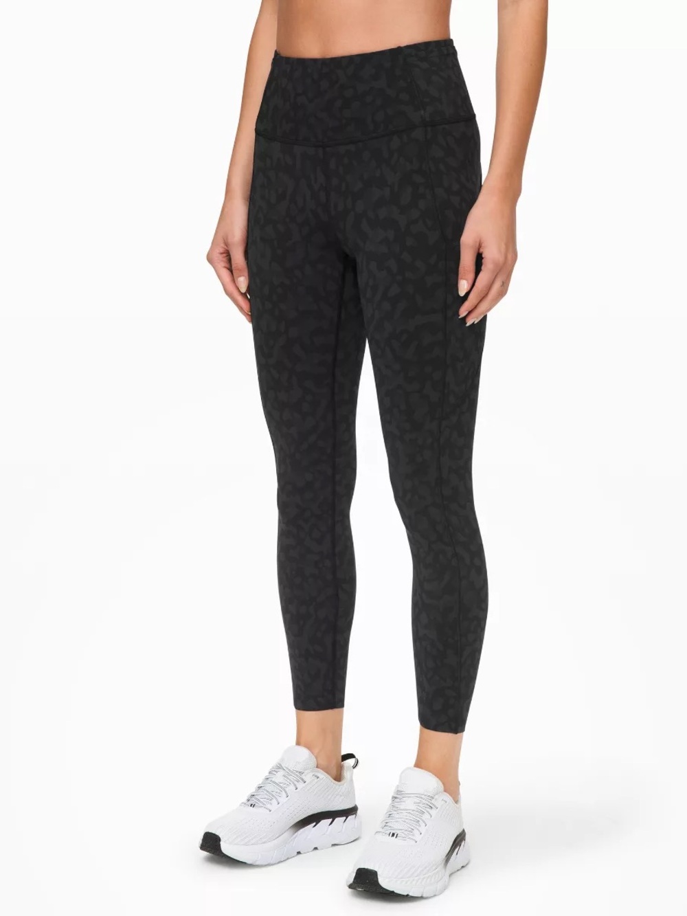LULULEMON LEGGINGS IN BLACK CAMO SIZE 4 25” INSEAM